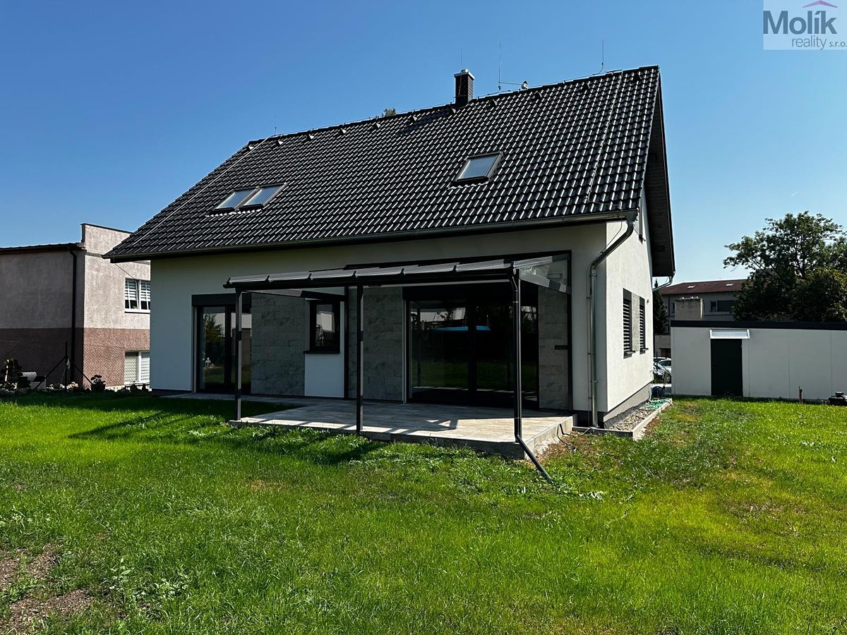 Pronájem rodinného domu 160 m², pozemek 726 m²